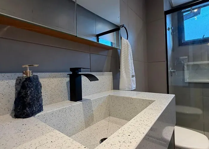 Apartamento Vista Com Piscina